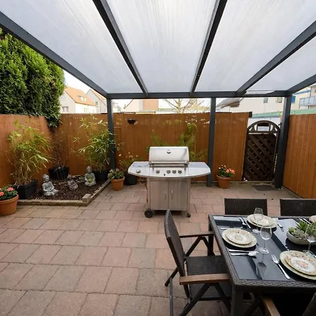 2z Kueche Terrasse & Grill A40 & A42 Appartement Oberhausen (North Rhine-Westphalia)