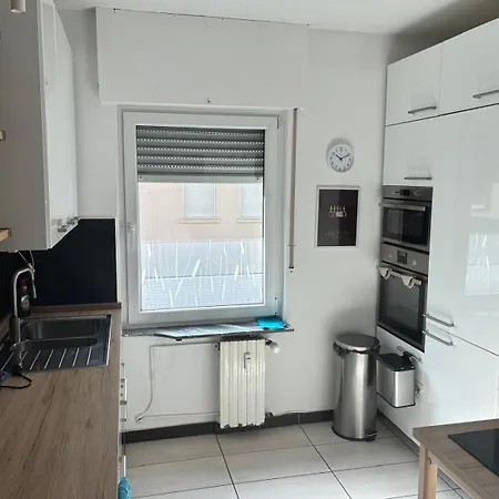 2z Kueche Terrasse & Grill A40 & A42 Appartement Oberhausen (North Rhine-Westphalia)